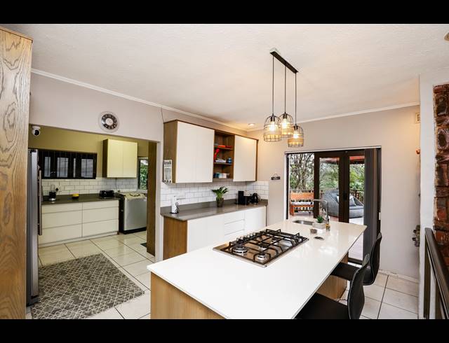 3 BEDROOM APARTMENT FOR SALE IN UMHLANGA RIDGE